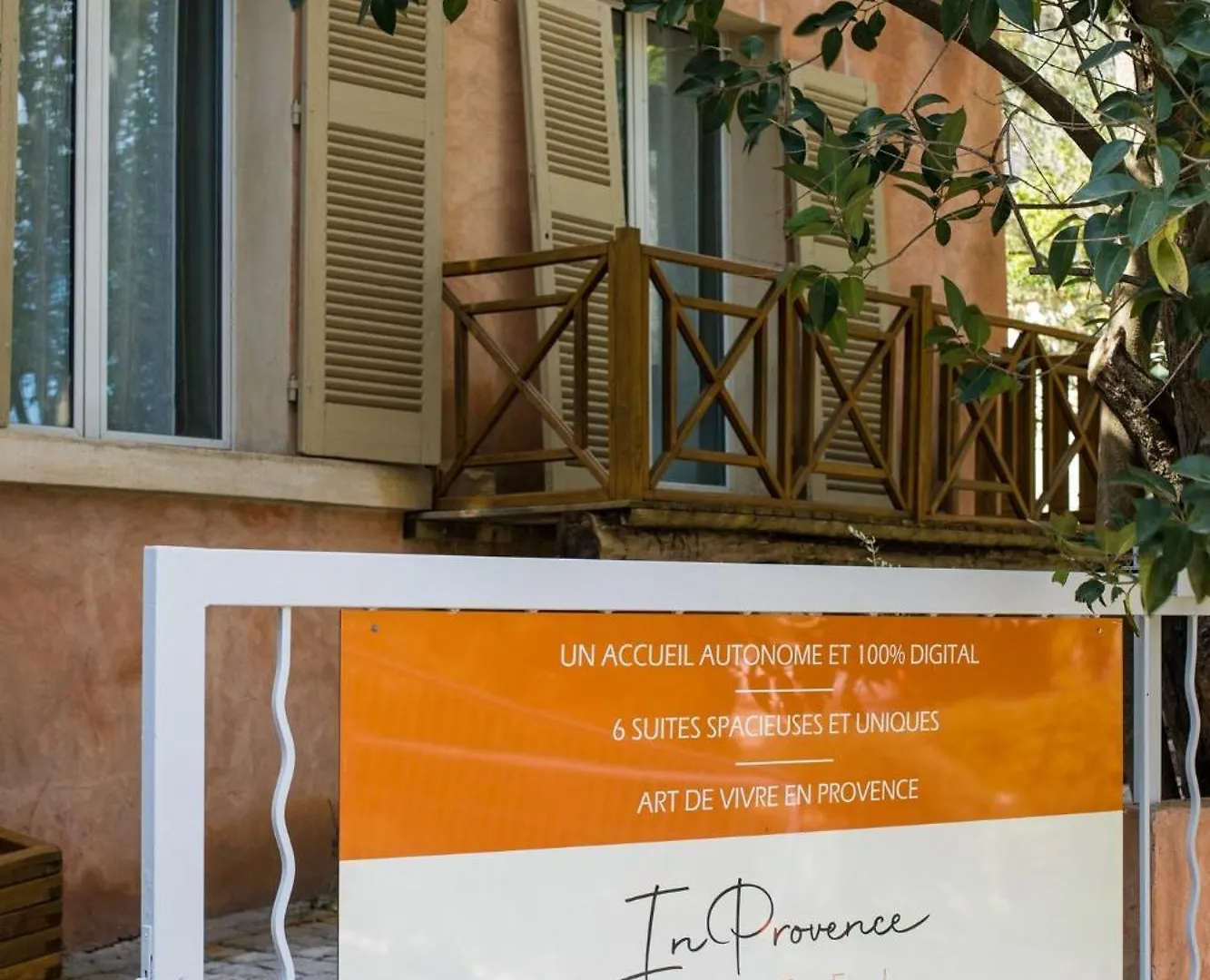In Provence Hotel - Experience Atypique Venelles France