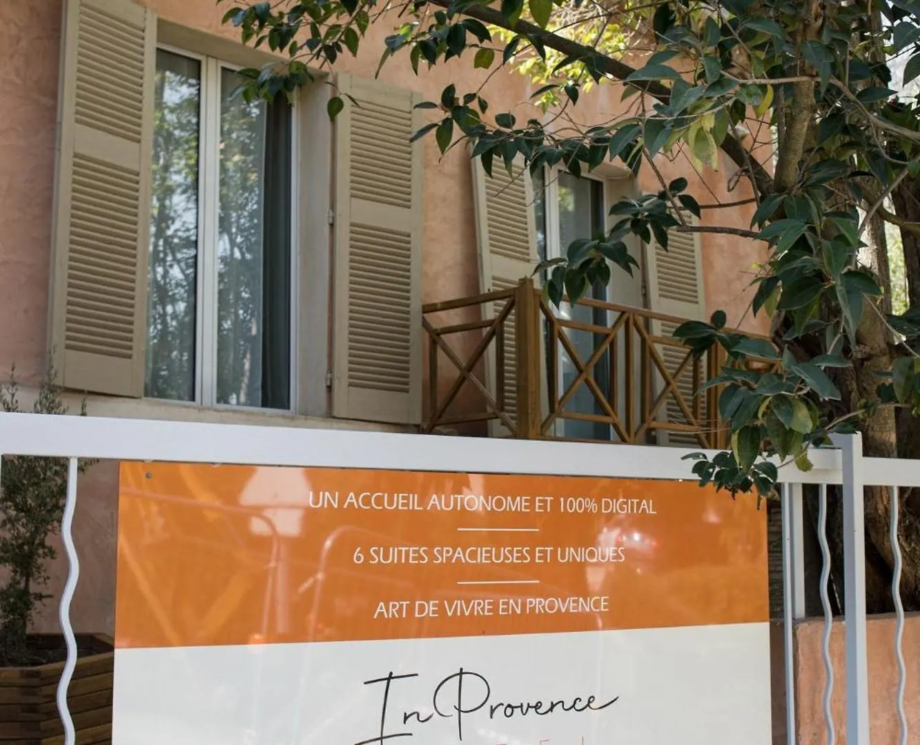 In Provence Hotel - Experience Atypique Venelles 0*,  France