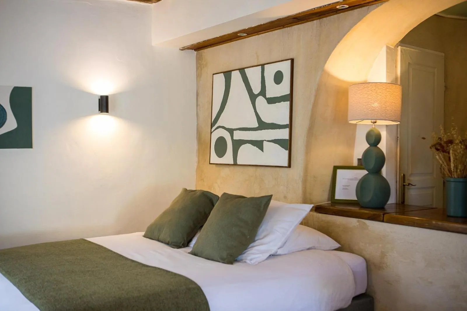 In Provence Hotel - Experience Atypique Venelles France