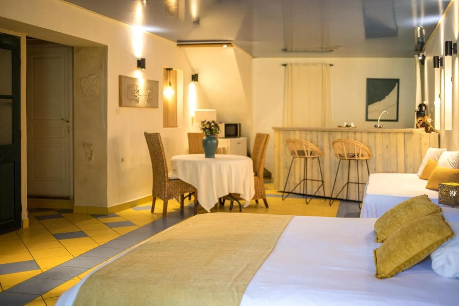 In Provence Hotel - Experience Atypique Venelles 0*,  France