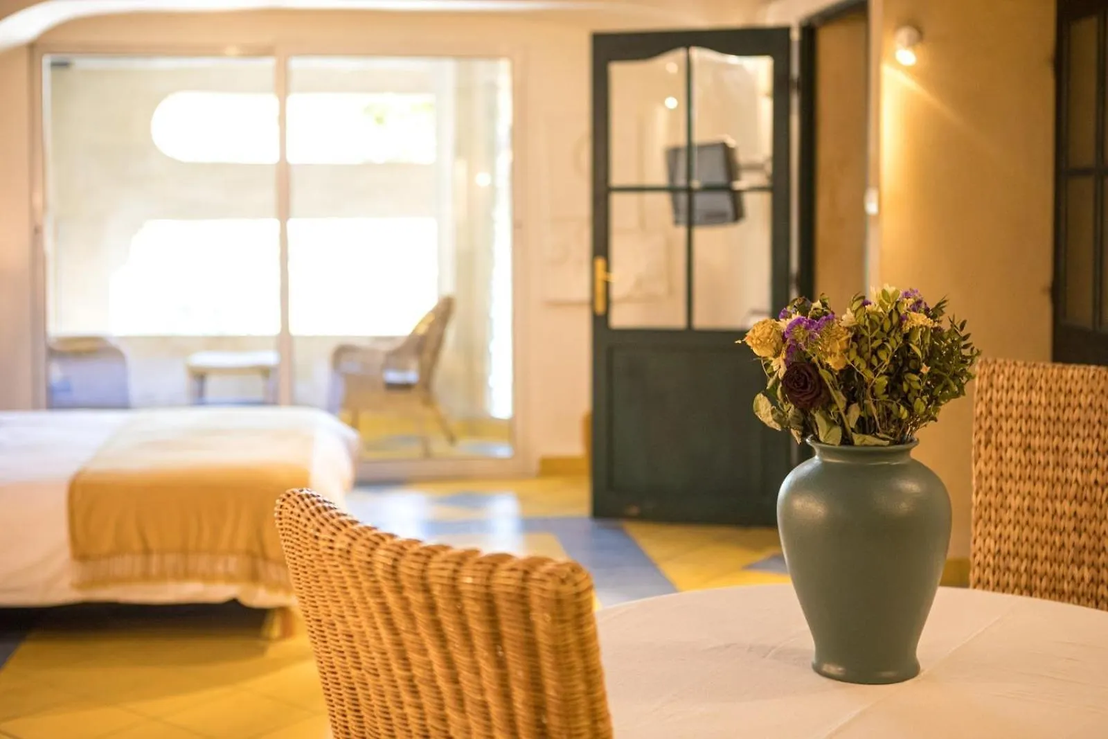 In Provence Hotel - Experience Atypique Venelles France