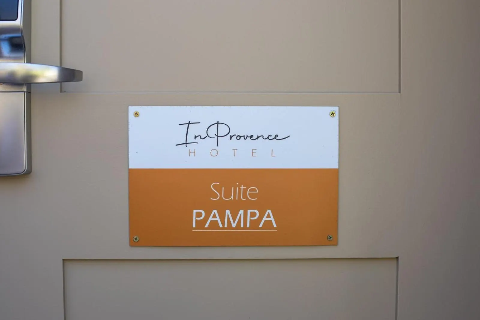 In Provence Hotel - Experience Atypique Venelles