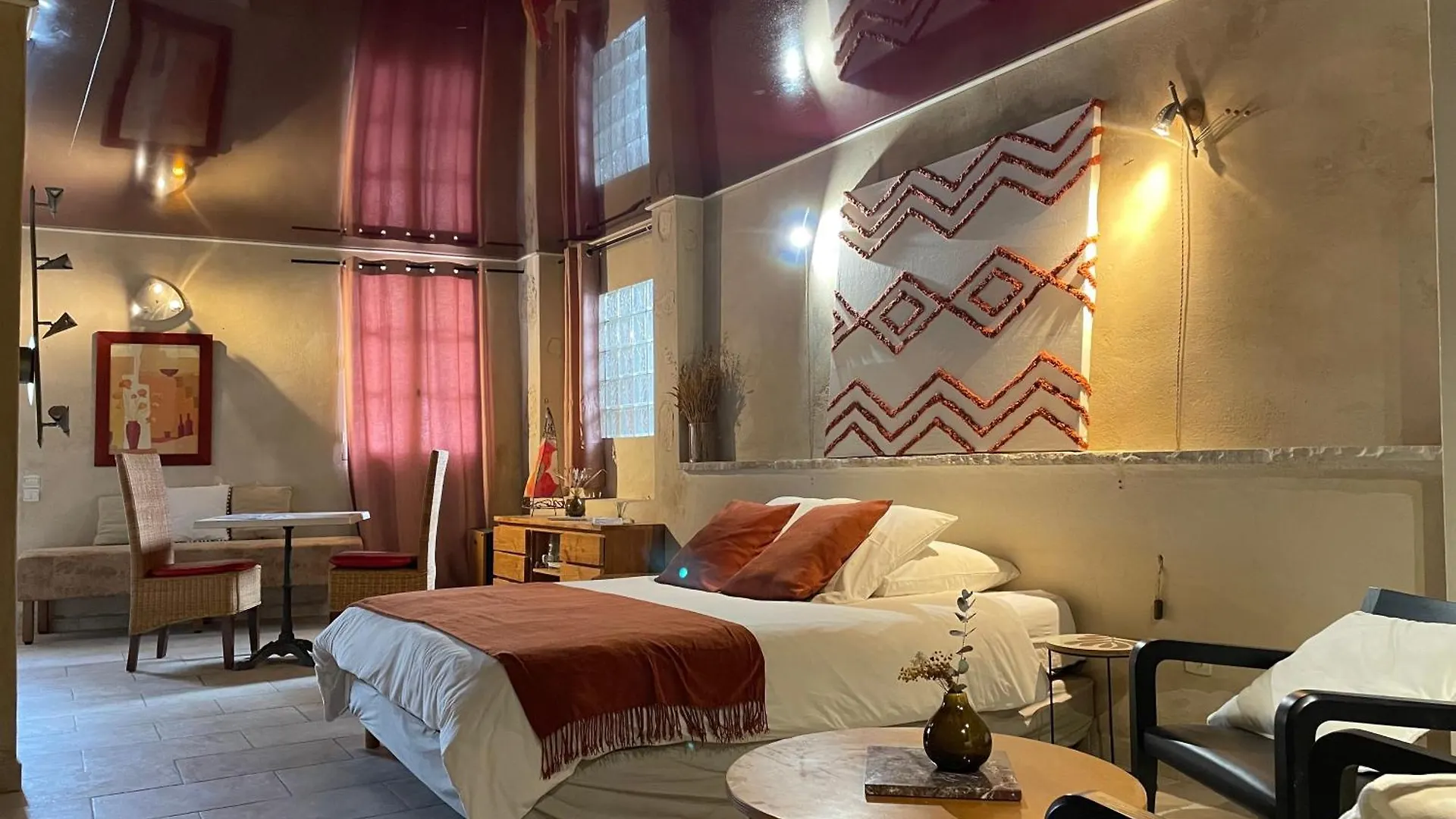 In Provence Hotel - Experience Atypique Venelles