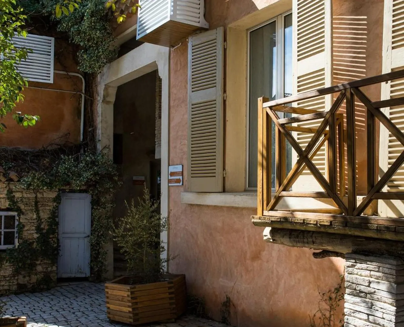 In Provence Hotel - Experience Atypique Venelles