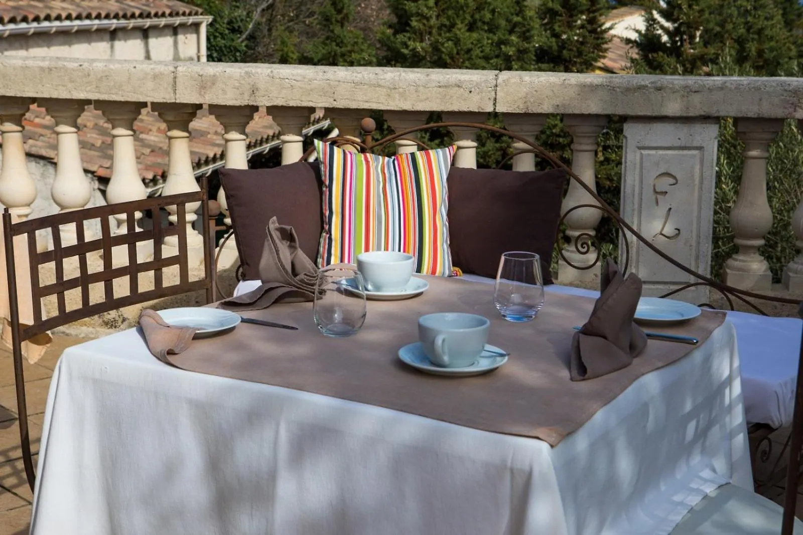 In Provence Hotel - Experience Atypique Venelles 0*,  France