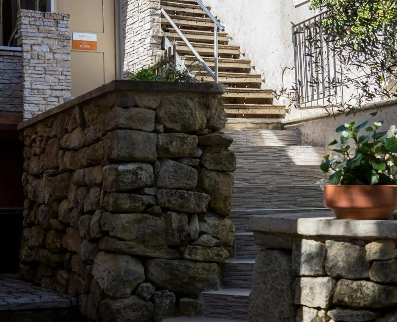In Provence Hotel - Experience Atypique Venelles 0*,  France